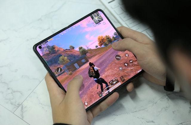 和平精英外挂【头号玩家启动器一体直装】人物透视 锁死自瞄 子弹追踪 自动压枪 物资显示 预判自瞄 范围追踪 倒地不瞄